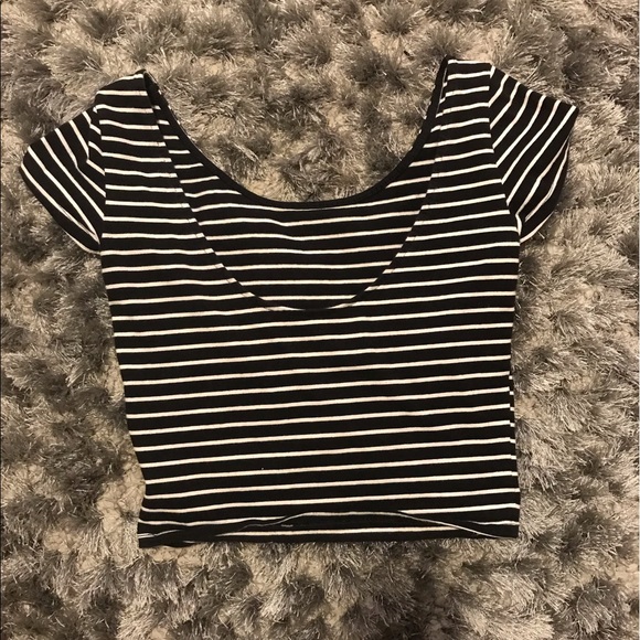 Black & White striped Crop top from American Eagle - Picture 3 of 3